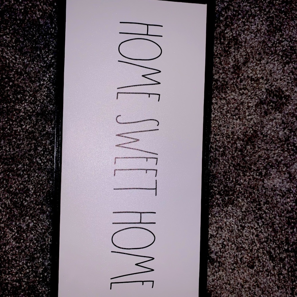 Rae Dunn Home Sweet Home sign.